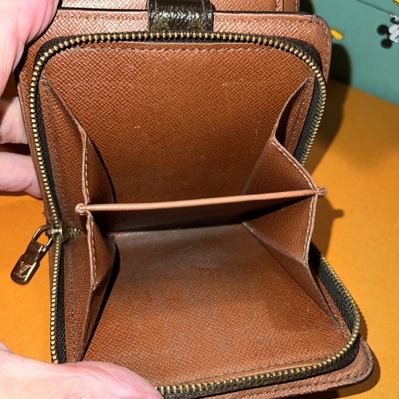 Authentic Louis Vuitton monogram wallet - Picture 14 of 16